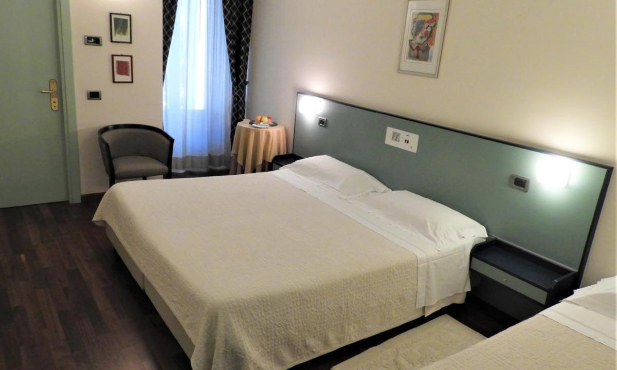 Deco Hotel Перуджа Экстерьер фото