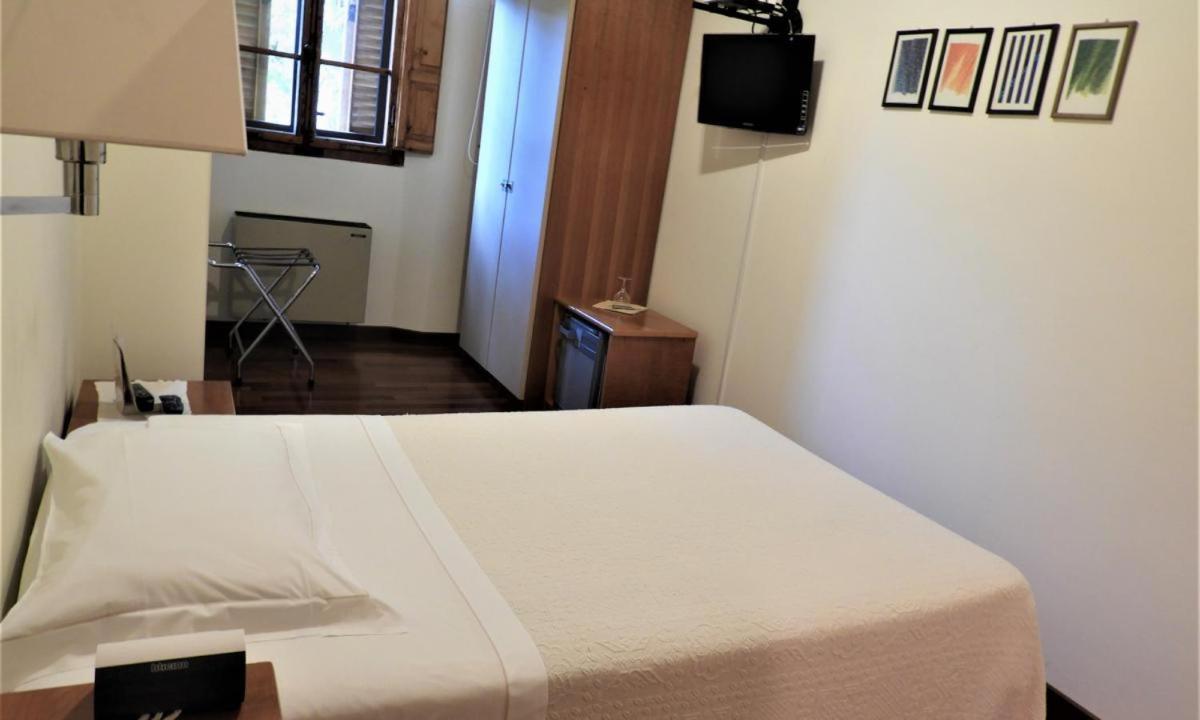 Deco Hotel Перуджа Экстерьер фото