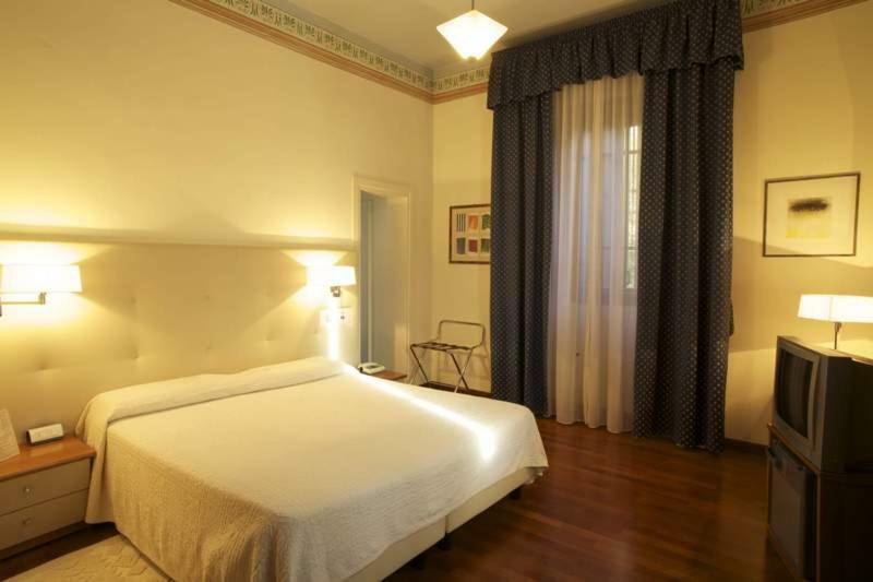 Deco Hotel Перуджа Экстерьер фото